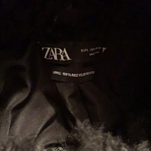 Black ZARA Coat 🖤 - Picture 2 of 5